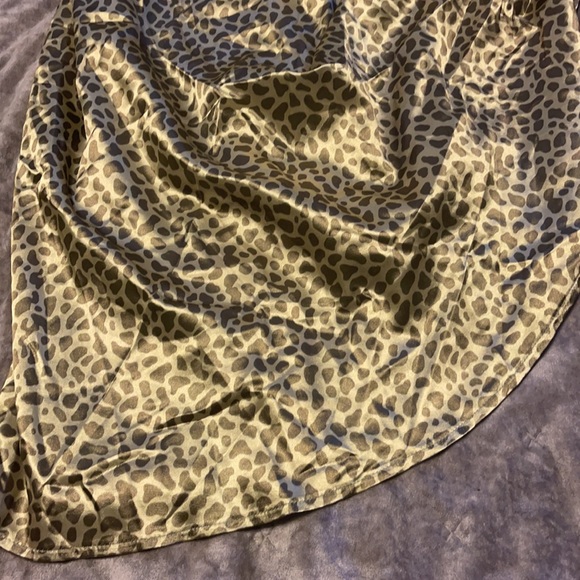 Ruched Side Skirt - Picture 2 of 3